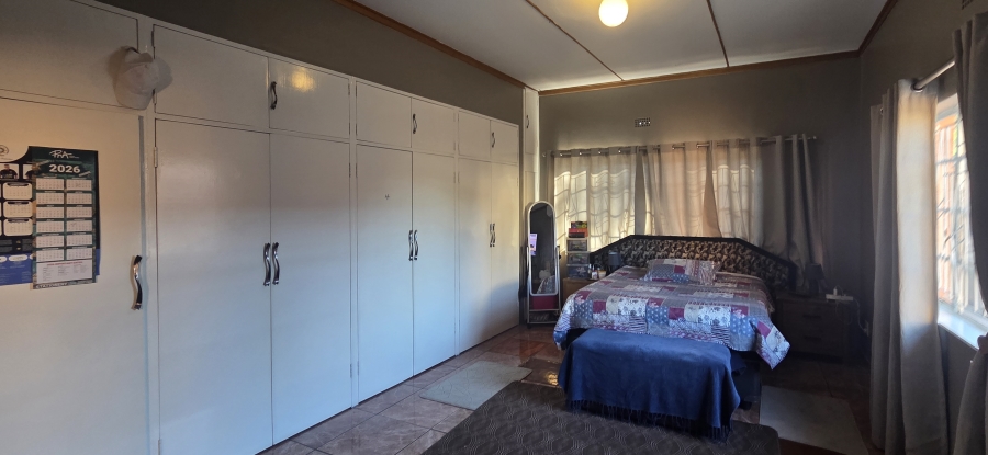 5 Bedroom Property for Sale in Rhodesdene Northern Cape